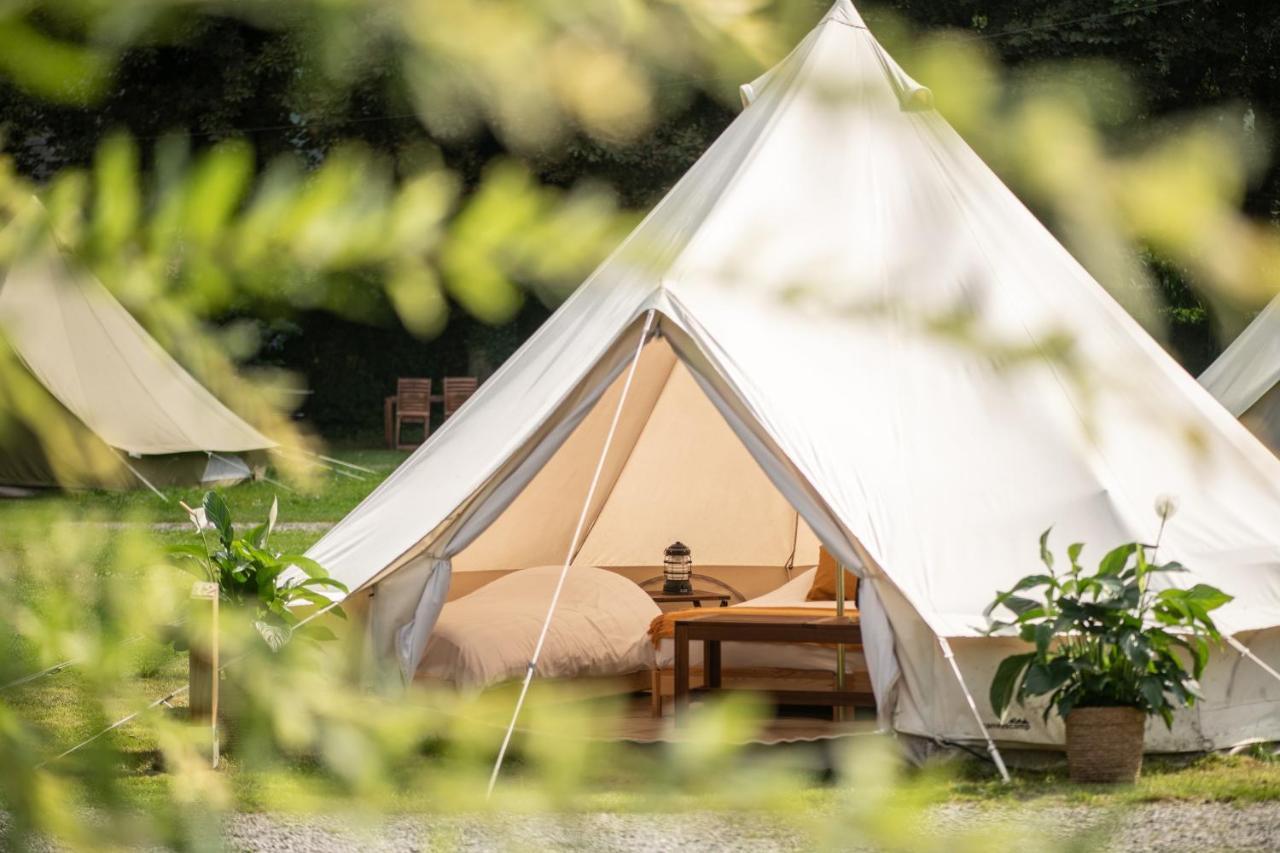 Cocoon Village - Glamping - Domaine Des Grottes De Han Rochefort Bagian luar foto
