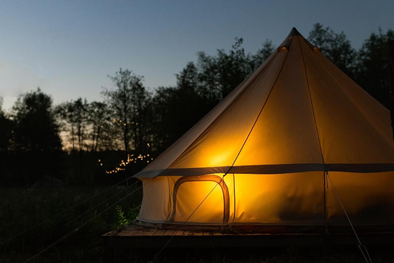 Cocoon Village - Glamping - Domaine Des Grottes De Han Rochefort Bagian luar foto