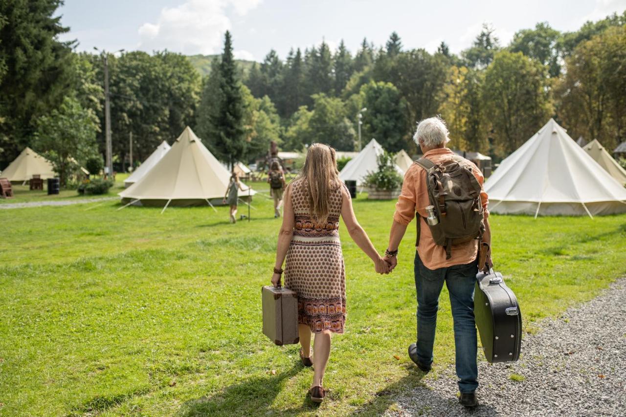 Cocoon Village - Glamping - Domaine Des Grottes De Han Rochefort Bagian luar foto