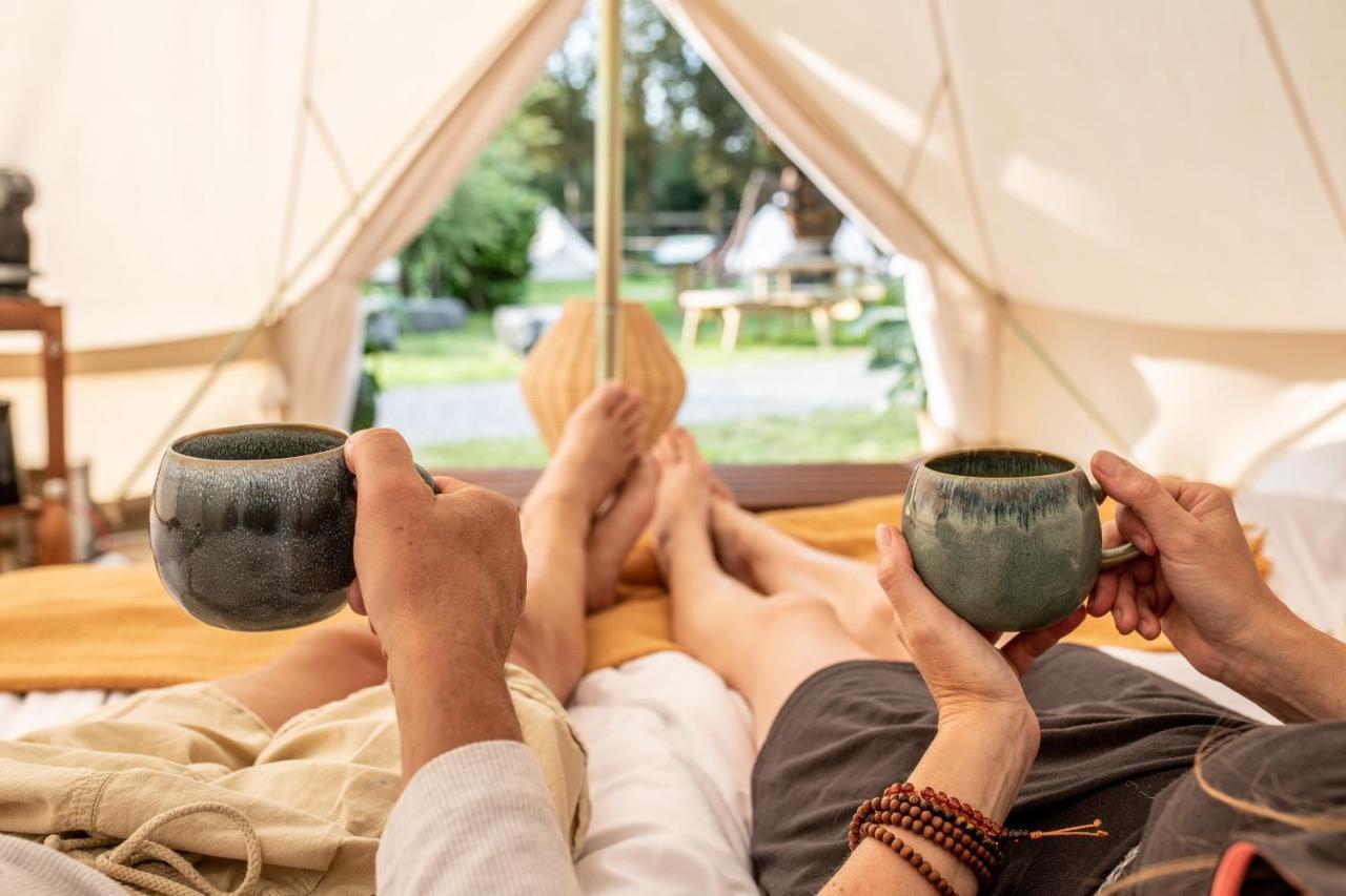 Cocoon Village - Glamping - Domaine Des Grottes De Han Rochefort Bagian luar foto