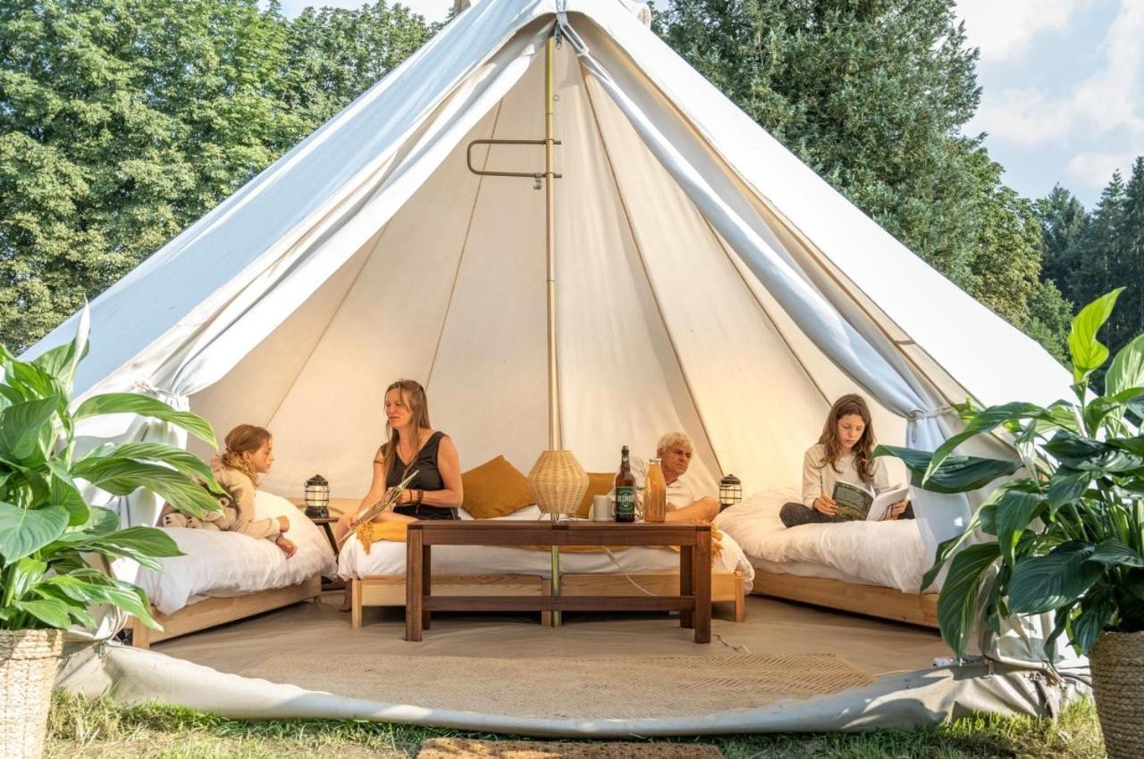 Cocoon Village - Glamping - Domaine Des Grottes De Han Rochefort Bagian luar foto