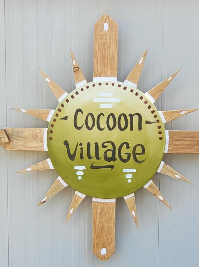 Cocoon Village - Glamping - Domaine Des Grottes De Han Rochefort Bagian luar foto
